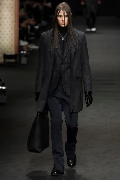 Look 8